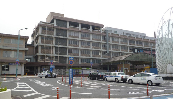地元玄関口 Y駅ビル